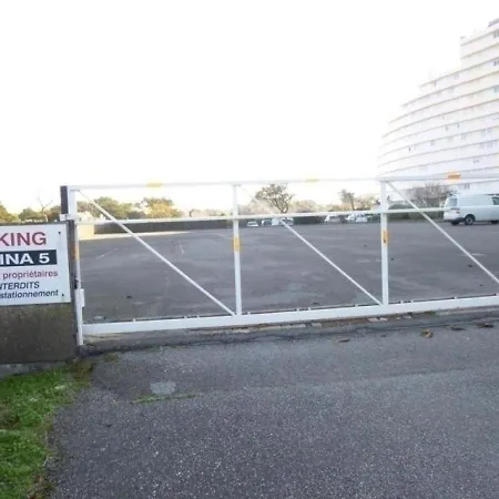 Apartment Appartement A 100M De La Plage Avec Balcon, Parking, Classe 2 Etoiles - Fr-1-224C-66 Saint-Jean-de-Monts