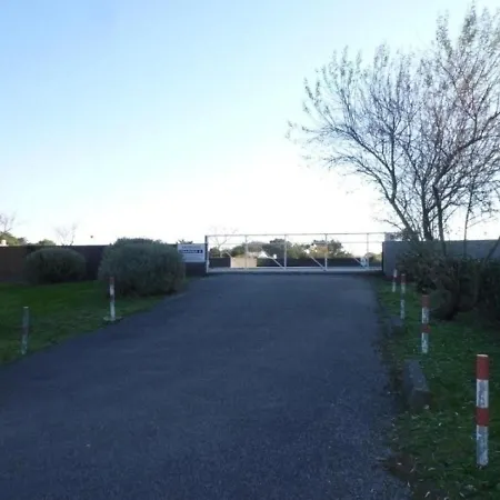 Apartment Appartement A 100M De La Plage Avec Balcon, Parking, Classe 2 Etoiles - Fr-1-224C-66