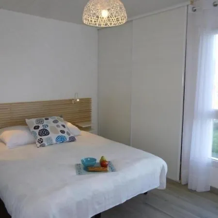 Appartement A 100M De La Plage Avec Balcon, Parking, Classe 2 Etoiles - Fr-1-224C-66 *
